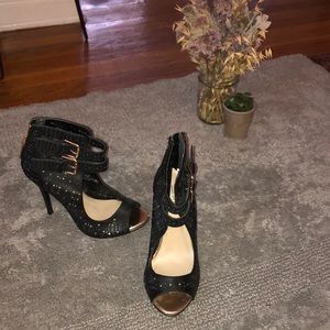 Black heels size 6